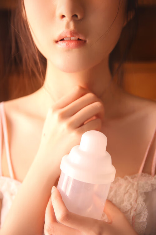 特斯·冯·迪克：全面中场球员，既能防守也能进攻，保证南非队的平衡