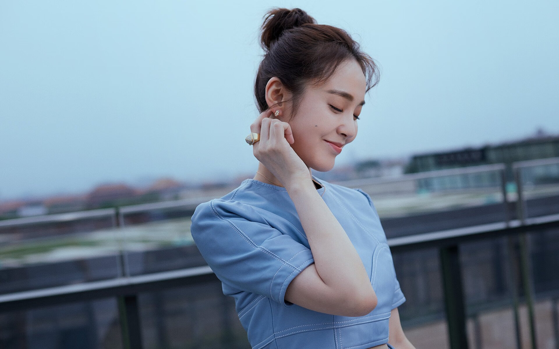 职业球员转型教练助力青训改革推动战术体系本土化，业余球员成为职业球员